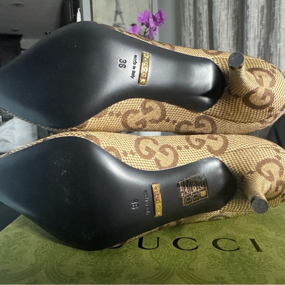 Gucci x Balenciaga
GG Logo Neoprene Sock Boots
Women's Size 36-36,5 37 - Picture 6 of 11